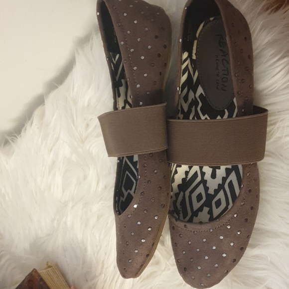 Kenneth Cole Reaction Flats - Picture 3 of 3